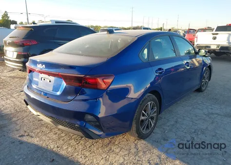 2024 Kia Forte Lxs z USA, uszkodzony, nr VIN 3KPF24AD9RE757108
